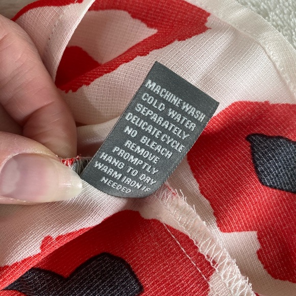 Neiman Marcus Hot Lips Blouse - Picture 6 of 6